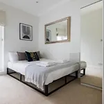 Beautiful Apartment in West Kensington