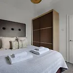 Beautiful Apartment in West Kensington